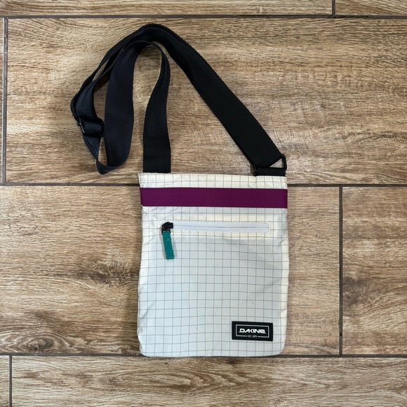 DaKine Jive Crossbody Shoulder Purse Bag Pattern Adjustable Strap Checker - Picture 4 of 10